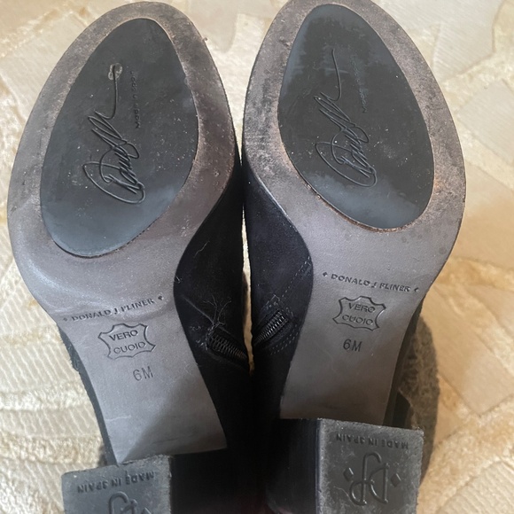 Donald Pliner black shearling heeled boots - Picture 7 of 7